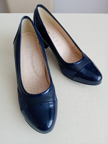 Lodičky z pravej kože, 37