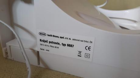 Predám funkčný elektrický krájač chleba, značka br, braun