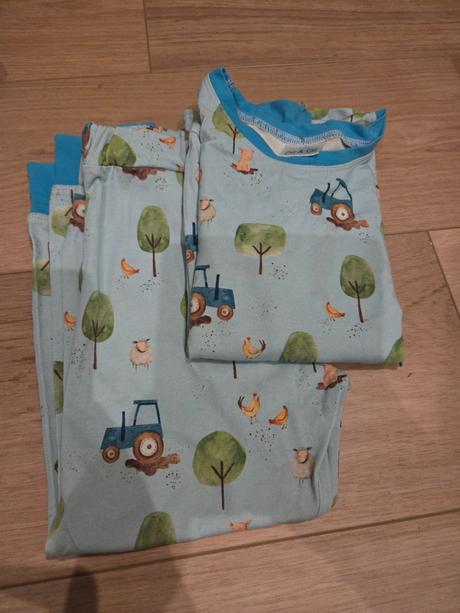 Pyžamko ovecky, 104