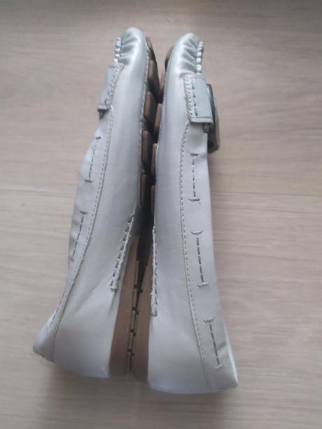 42 a biele 2 x obute  kozene, 37