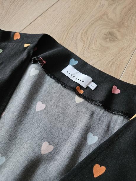 Zavinovacie šaty s farebnými srdiečkami, m