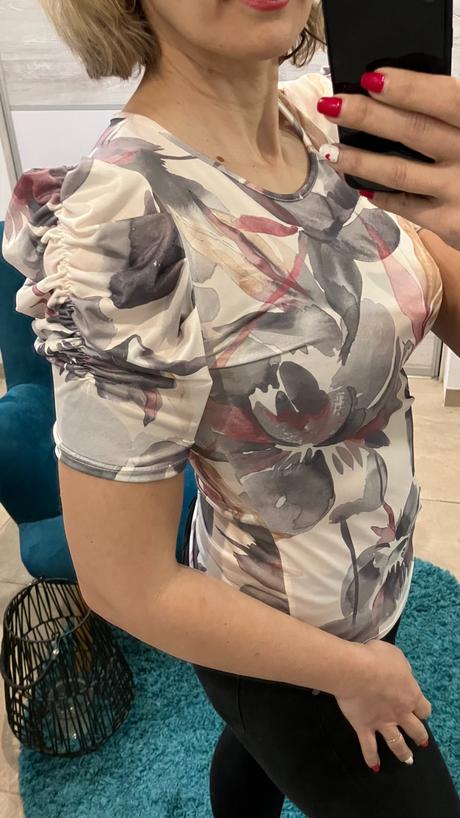 Vzorovaný top s krátkym nariaseným rukávom, m / s