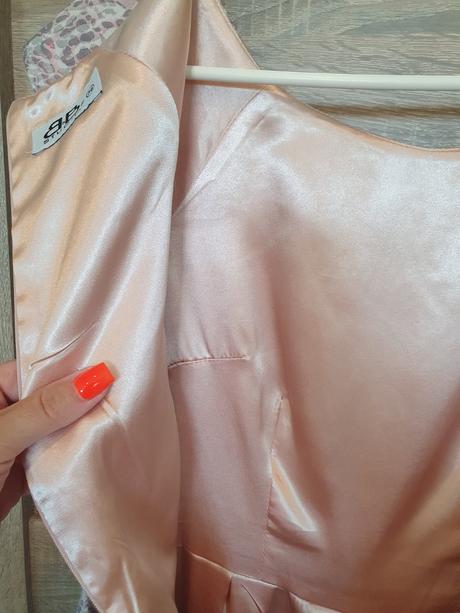 Slávnostné šaty, 36