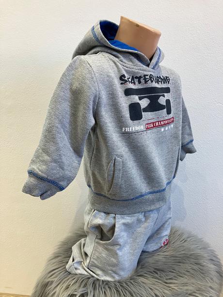 Chlapčenská mikina s kapucňou skateboarding (2r.), 92