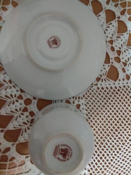 5 x šálka a tanierik plus šálka,