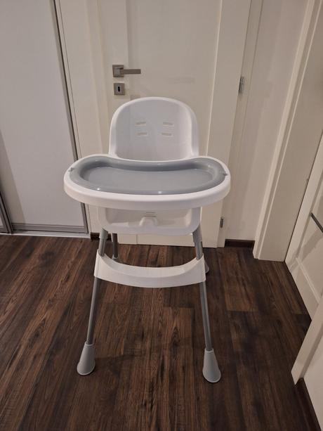 Pevná, stabilná jedálenska stolička, caretero