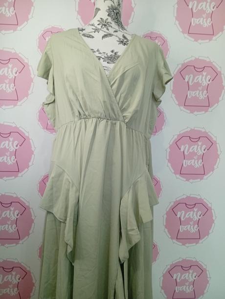 Krásne strihané šaty, xxl