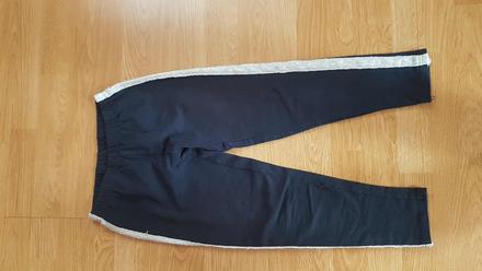 Modré legíny zo strieborným prúžkom na boku v. 146, 146