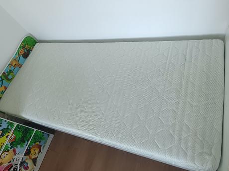 Posteľ s matracom, komoda, truhlica, šírka (cm): 90,dĺžka (cm): 200