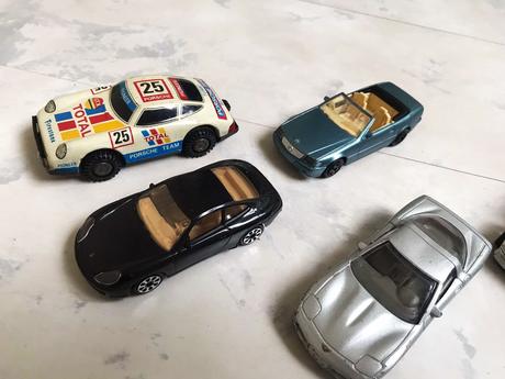 Staré retro autíčka 5 ks,