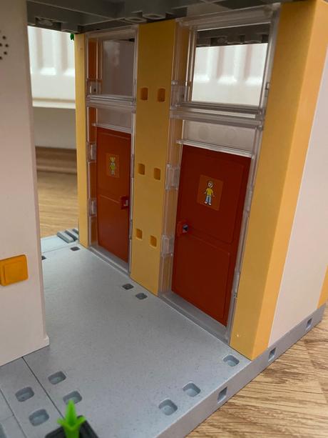 Playmobil základná skola,