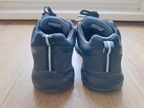 Turistická obuv, 37