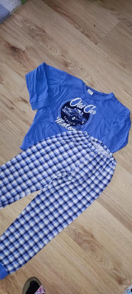 Pyžamo pre chlapca, 140