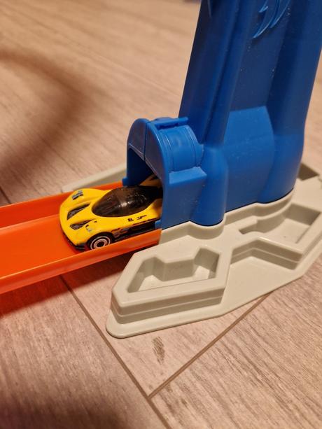 Hot wheels dráha masívna slučka, 