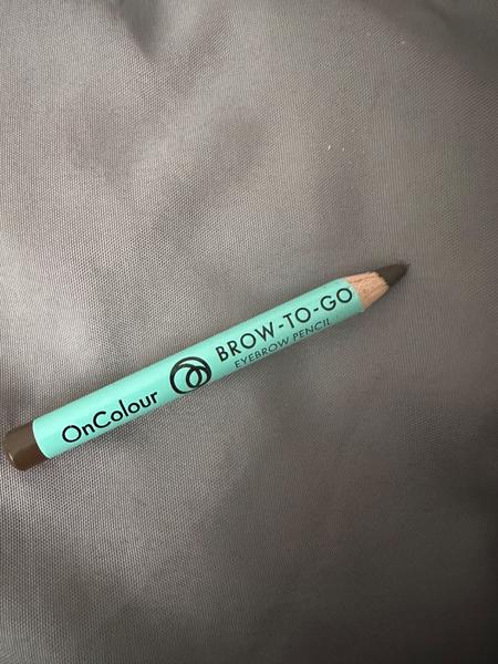 Kde kúpim Farmasi ceruzku na obočie?