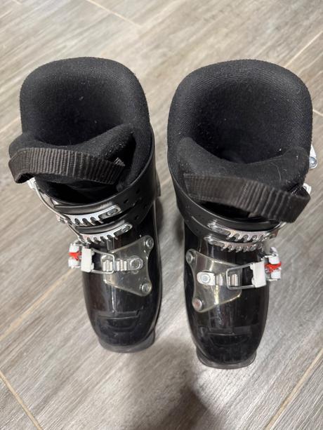 Lyžiarky, atomic,34