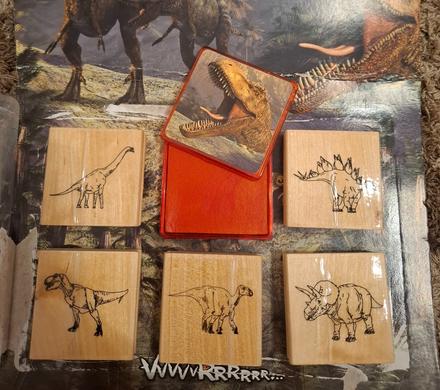 Drevené pačiatky - dinosaury, 