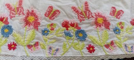 Nádherná vyšívaná blúzka - top stav, dopodopo,104