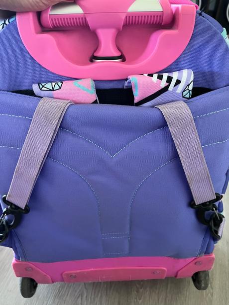 Skolska taska mitama,