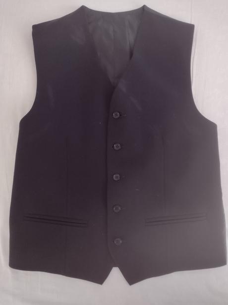 Pánsky čierny oblek, 50