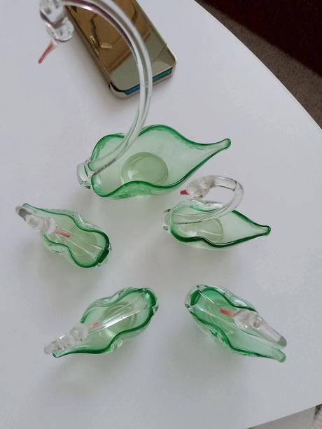 Retro poháre zelená stopka, 