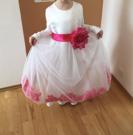 Nádherne šaty., 122