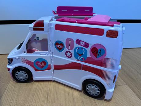 Barbie sanitka ambulancia ako nová,