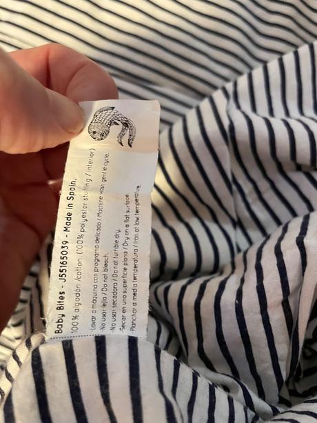 Baby bites spaci vak velryba, 