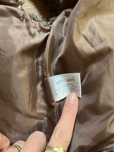 Chlpatá vesta, girl2girl,104