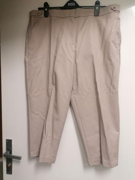 Krátke nohavice marks spencer veľkosť 18 (46), marks & spencer,46