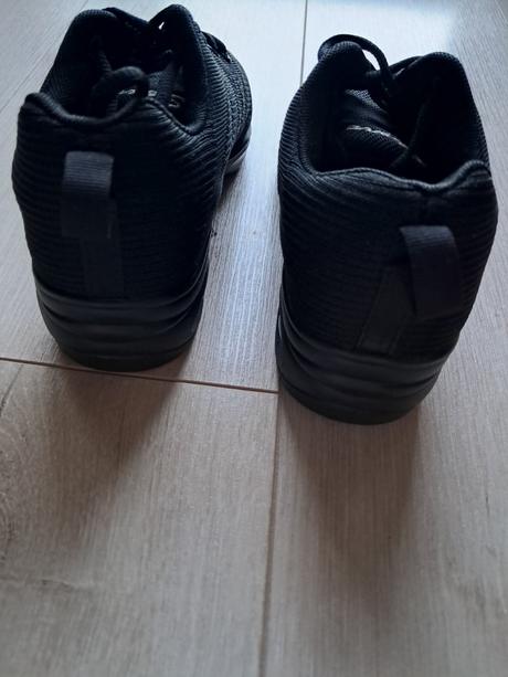 Tanečné topánky, 36