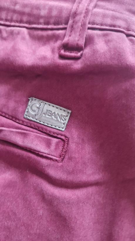 Bordove nohavice gaudi, gaudi,s