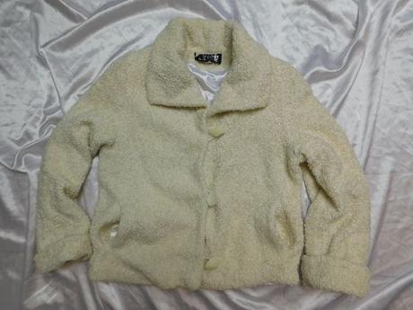 Pekny kratky kabatik, 40