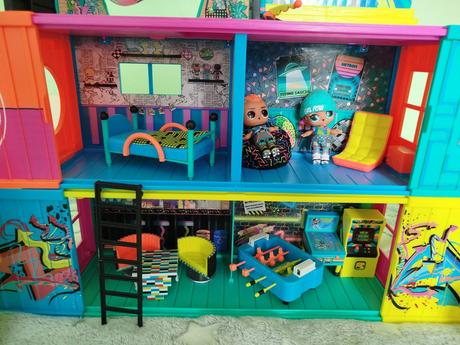 L.o.l. dom  surprise clubhouse playset, 