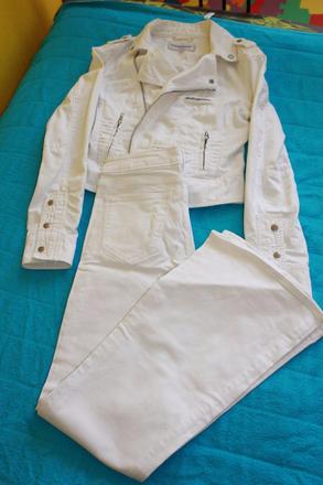 Damske biele ryfle mam k tomu aj ryflovu bundu, c&a,s