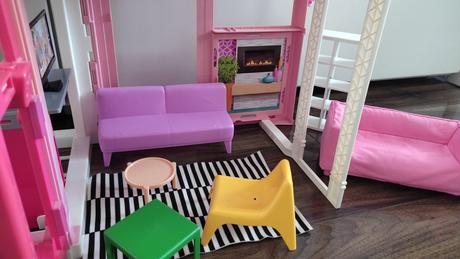 Barbie dom,