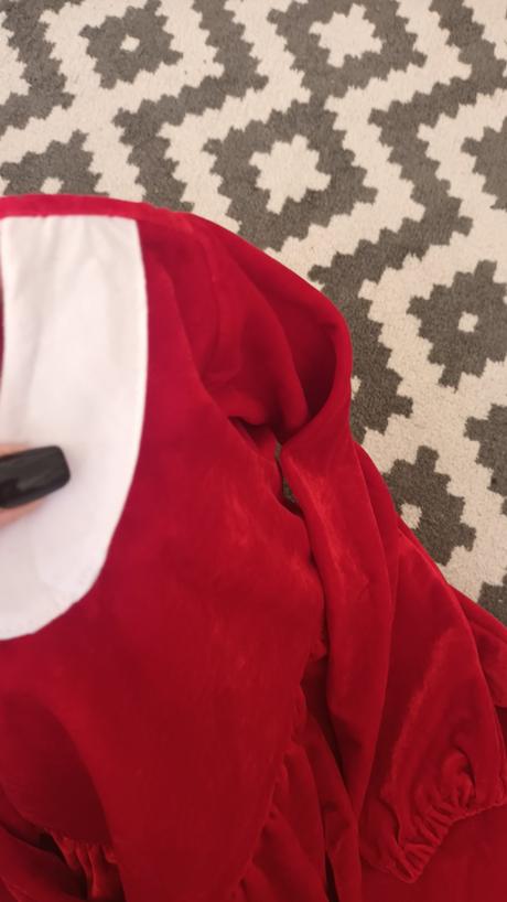 Červené zamatové šaty s golierikom, 128