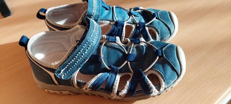 Sandalove topánky, 32