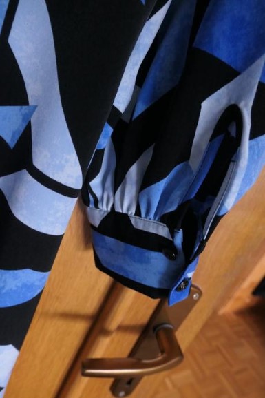Karl lagerfeld monogram luxusne damske saty m, m