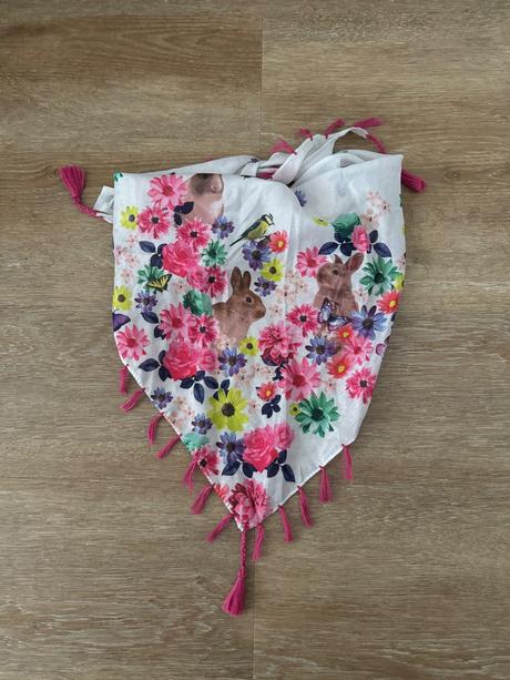 Farebná zajačiková šatka, 104