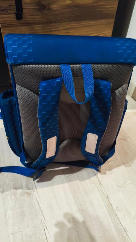 Predam skolsku aktovku, 