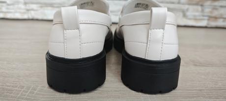 Loafery s prackou, reserved,39