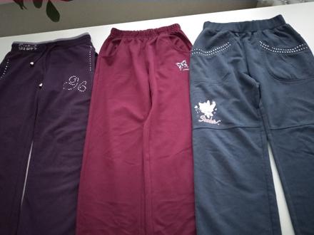 3 kusy teplákov, 122