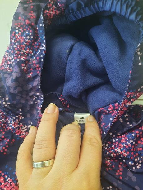 Overal sneh, lupilu,86