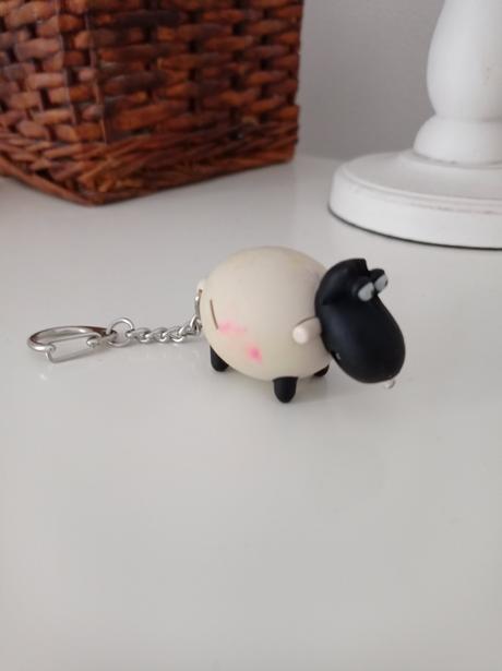 Originálne svietiaci prívesok na kľúče so zvukom,