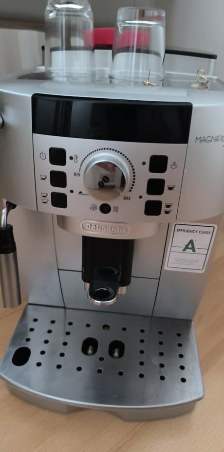 Automatický kávovar delonghi magnifica s, 