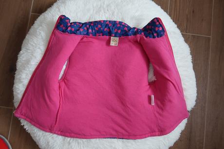 Vesta s mašličkama, 80