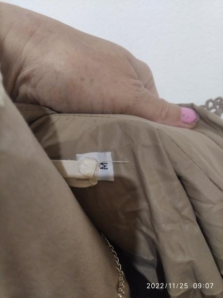 Krasna bledohneda bunda s cipkou, m