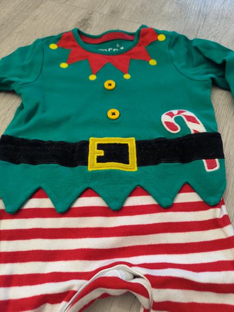 Vianočný overal, 62