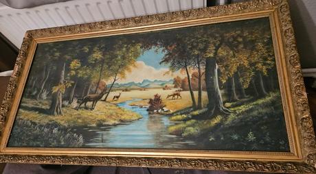 Motív jelenej zveri pri potoku v lese, 